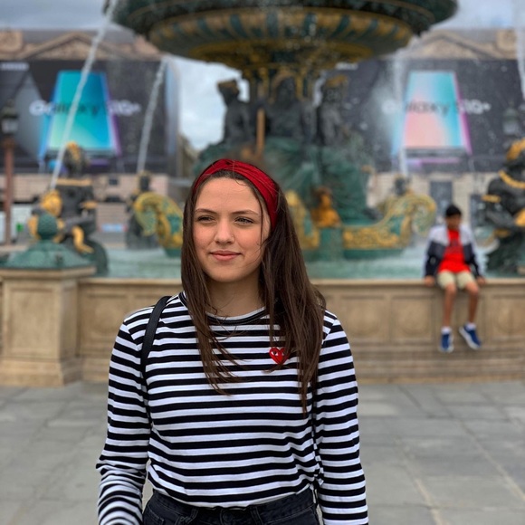 Meet your Posher, Emmanuelle - Picture 1 of 1